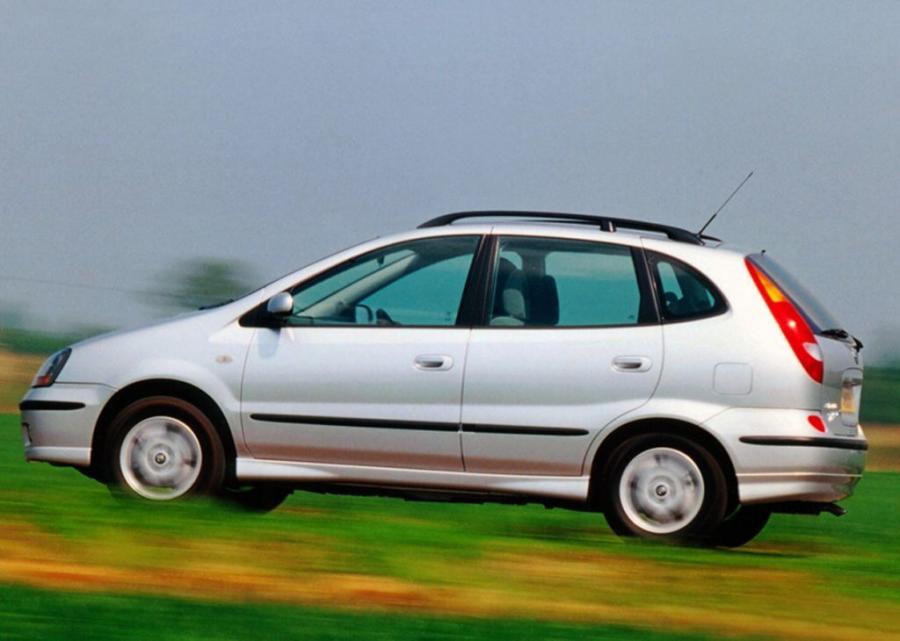 Nissan Almera Tino 2000 года  (UK) (фото 2 из 7)